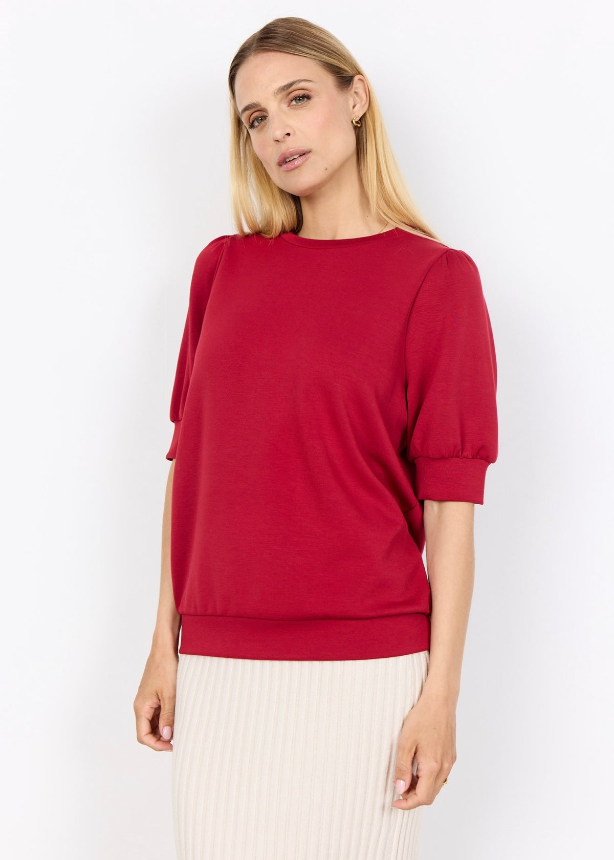 Blusa Banu 83, reyð