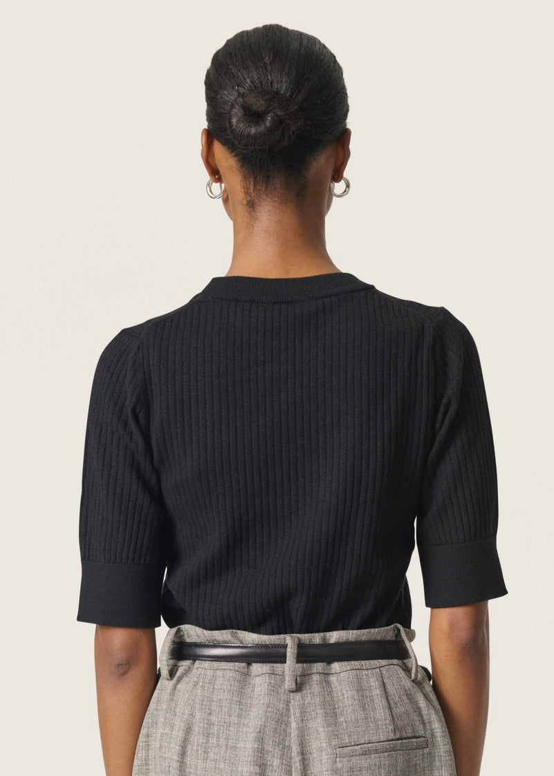 Blusa Spina Tee, svørt