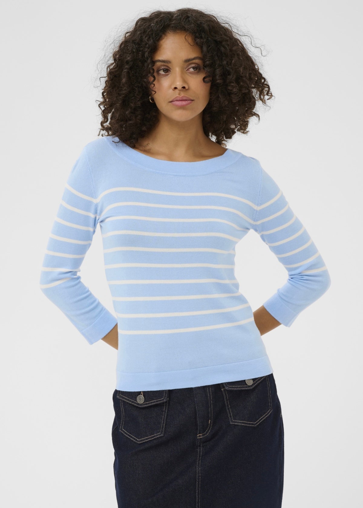 Blusa Lizza, ljósablá við hvítum strípum