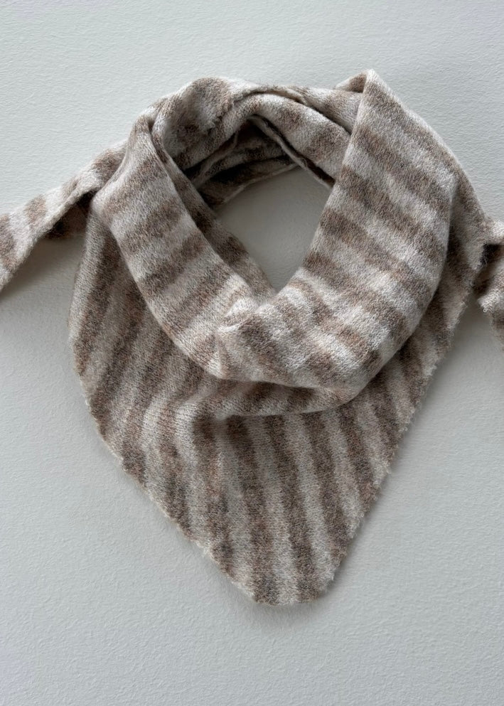 Turruklæð 2632, sand/hvítt