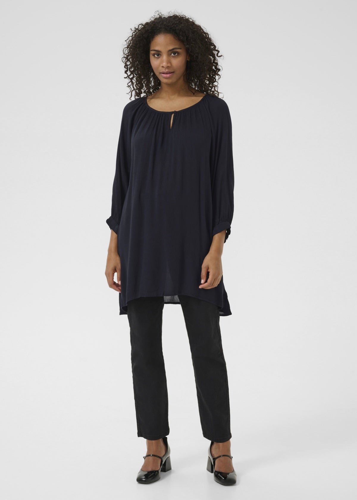 Tunika Amber v/rundum hálsi, myrkablá