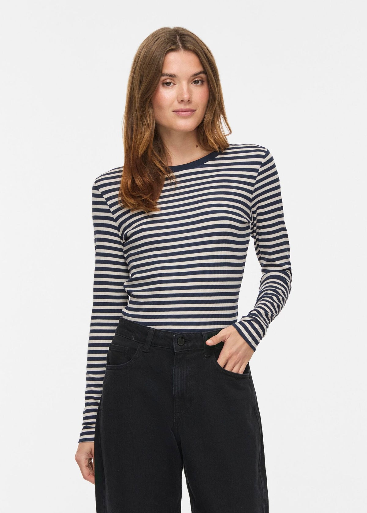 Blusa Avera, myrkablá