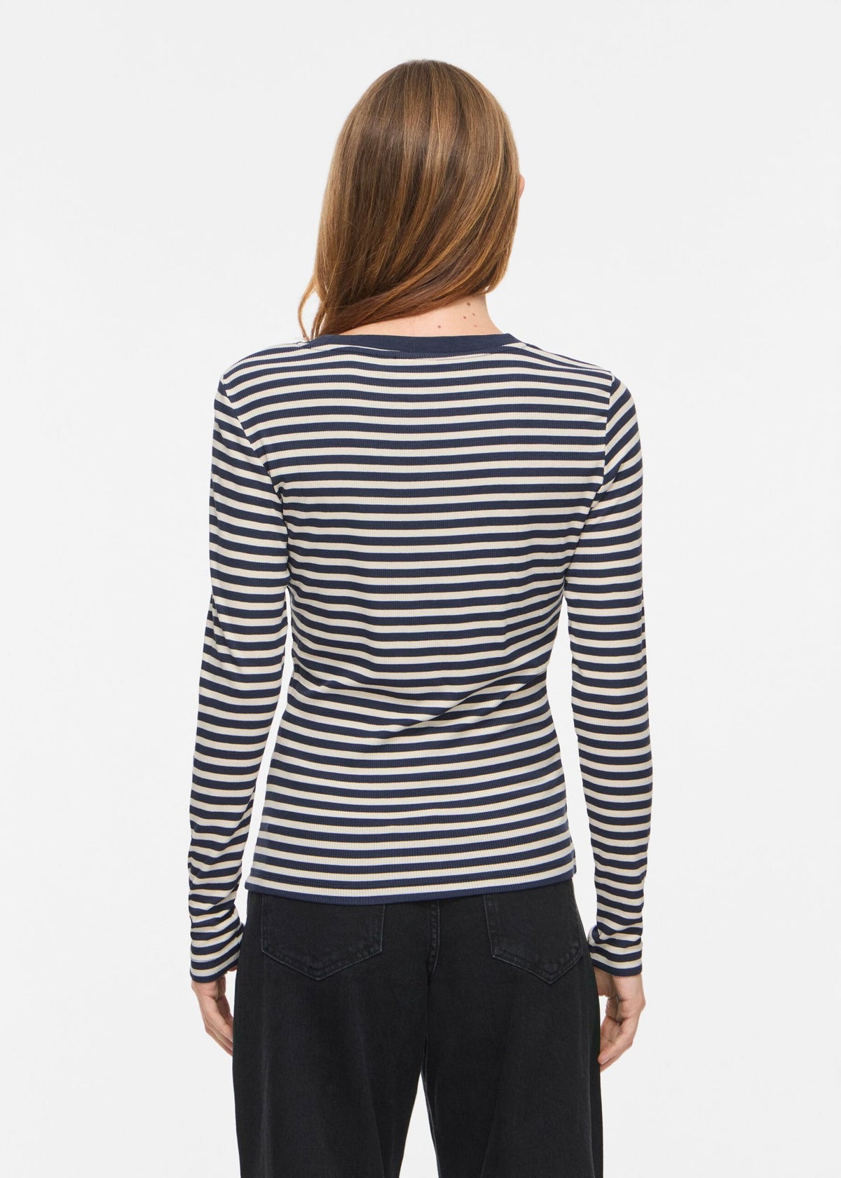Blusa Avera, myrkablá